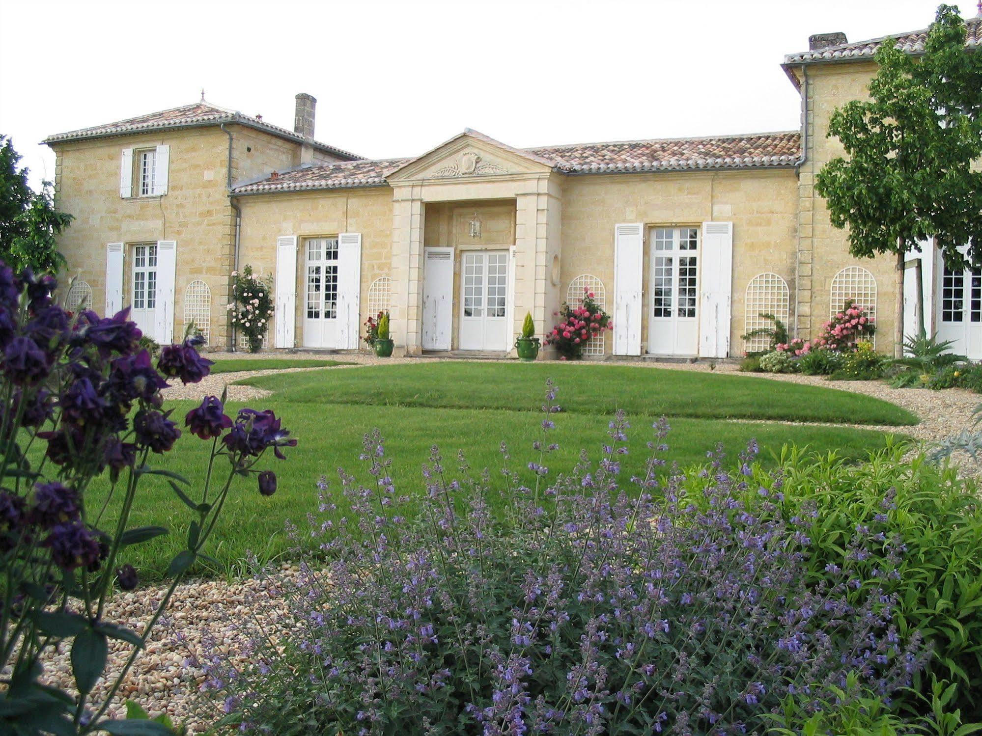 Chateau Belles Graves Bed & Breakfast Pomérols Екстериор снимка