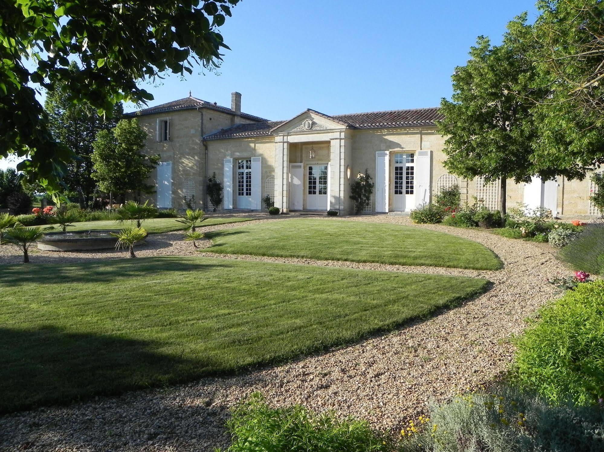 Chateau Belles Graves Bed & Breakfast Pomérols Екстериор снимка
